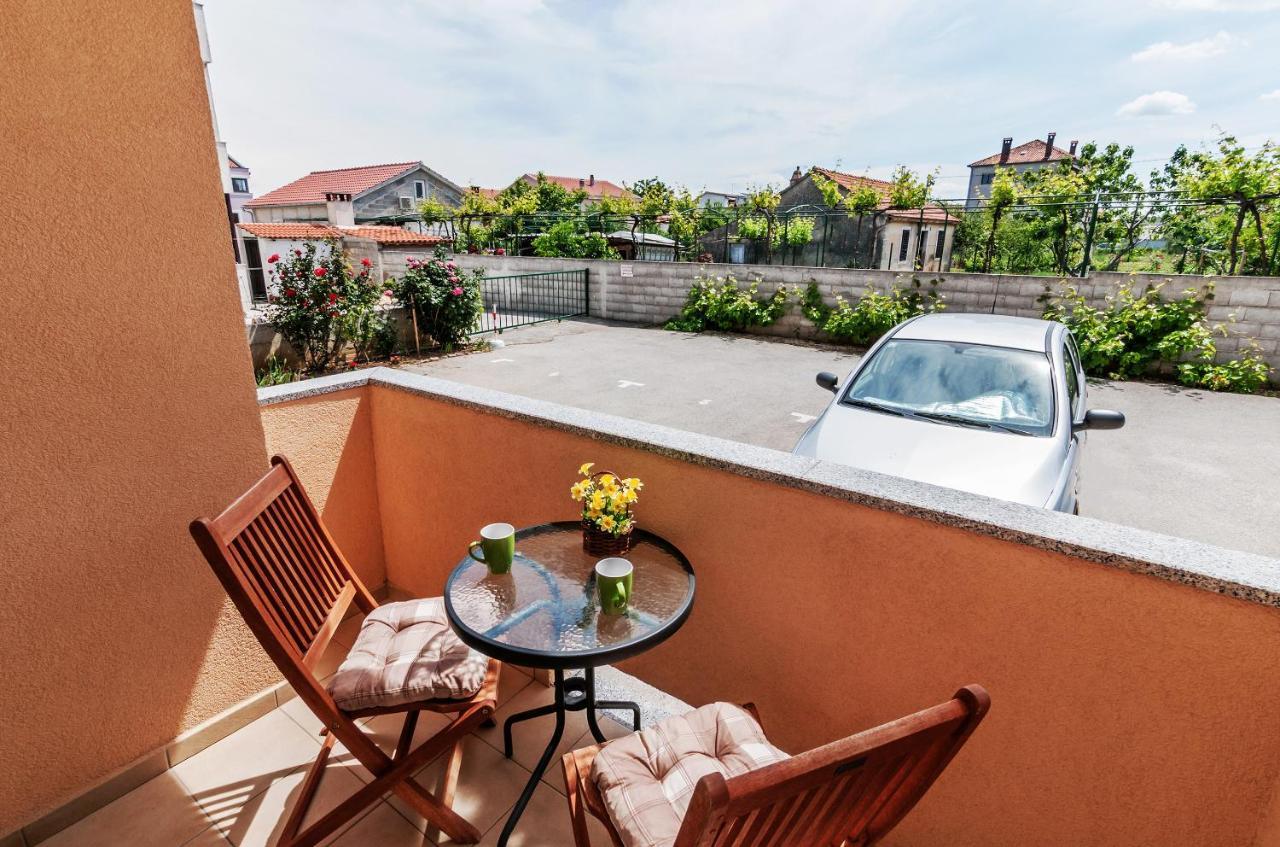 Apartment Marelja - Private Parking And Balcony ザダル エクステリア 写真