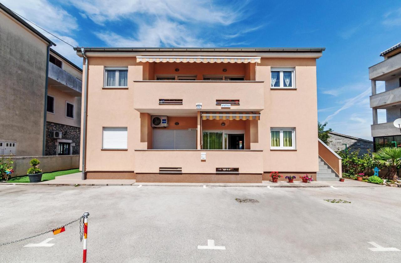 Apartment Marelja - Private Parking And Balcony ザダル エクステリア 写真