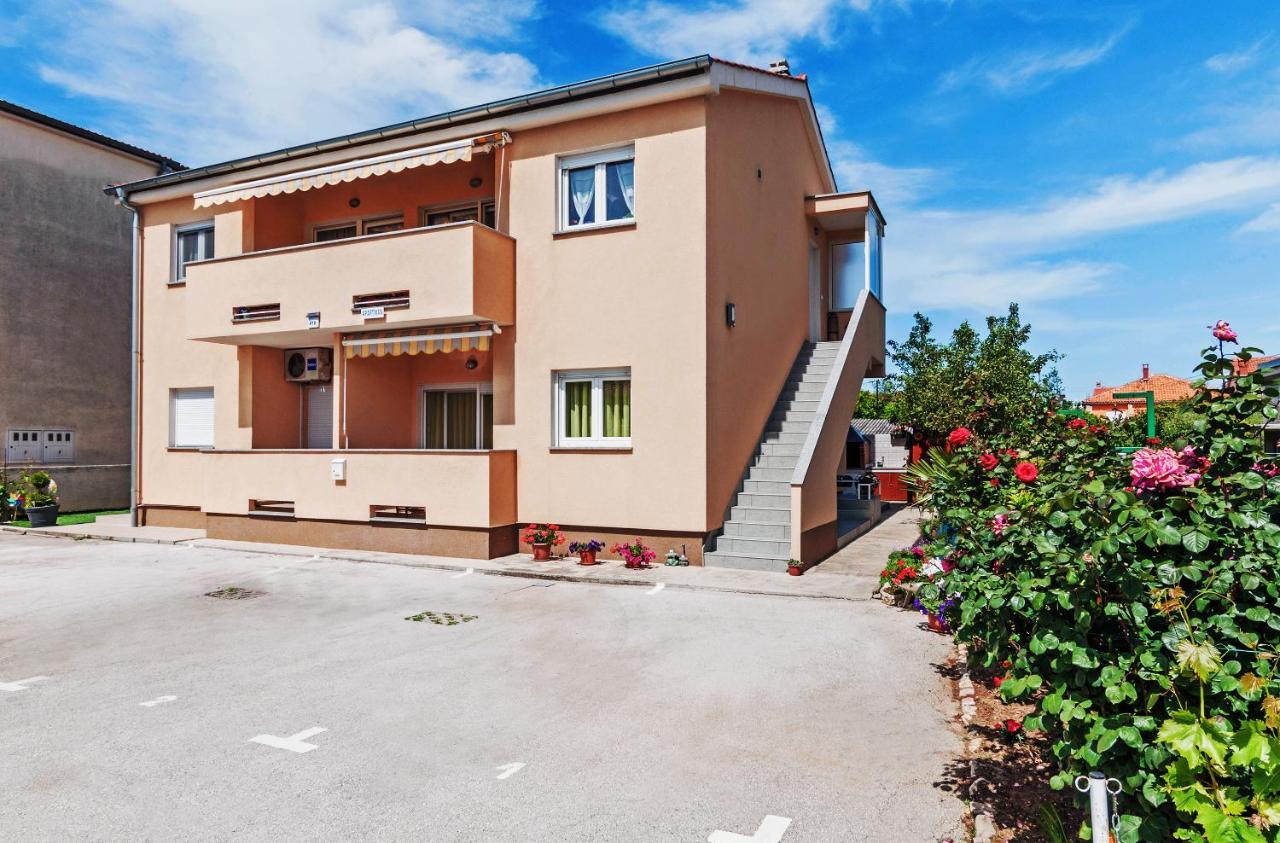 Apartment Marelja - Private Parking And Balcony ザダル エクステリア 写真